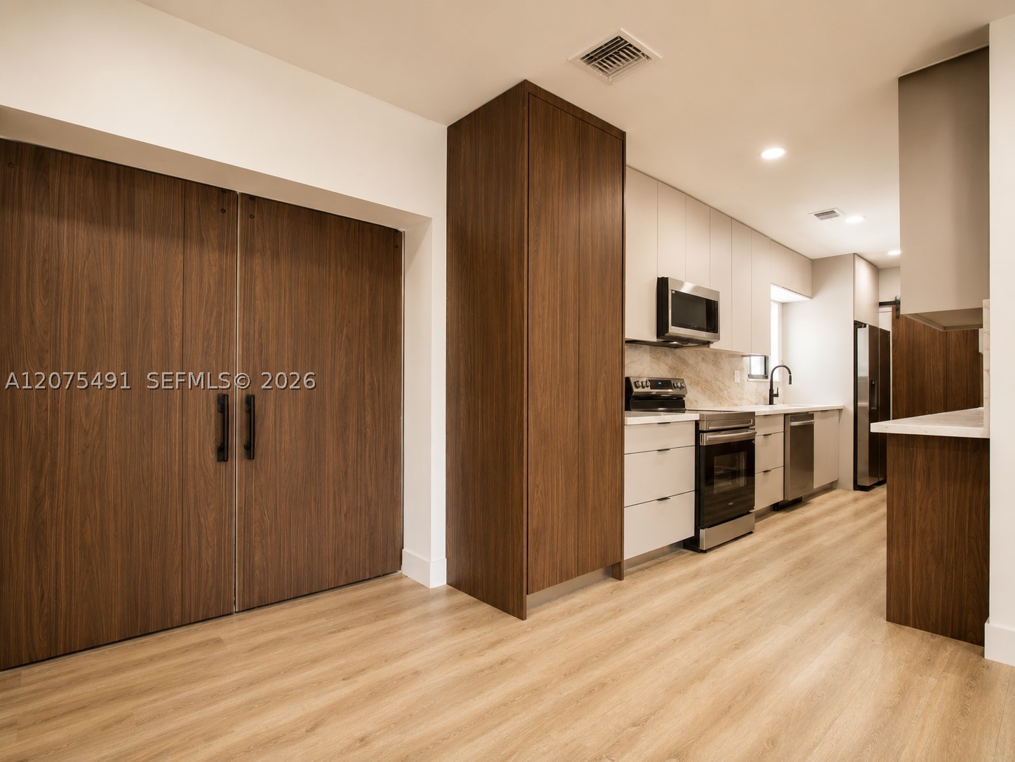 4212 SW 98th Ave, Miami FL 33165