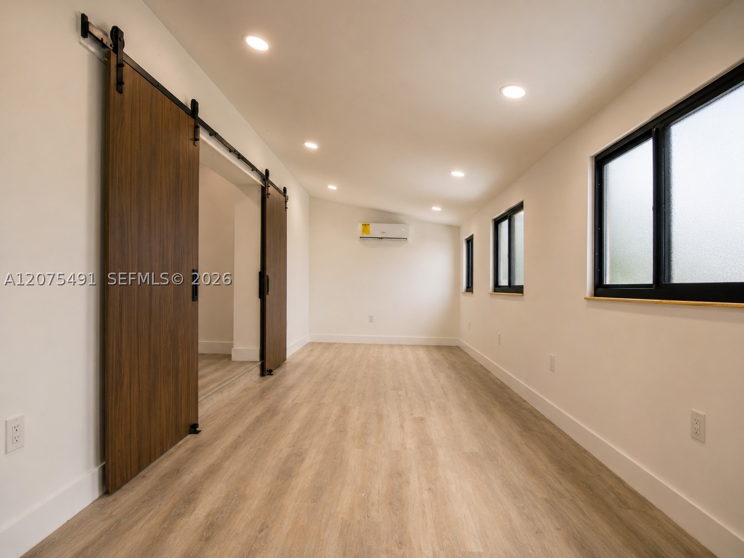 4212 SW 98th Ave, Miami FL 33165