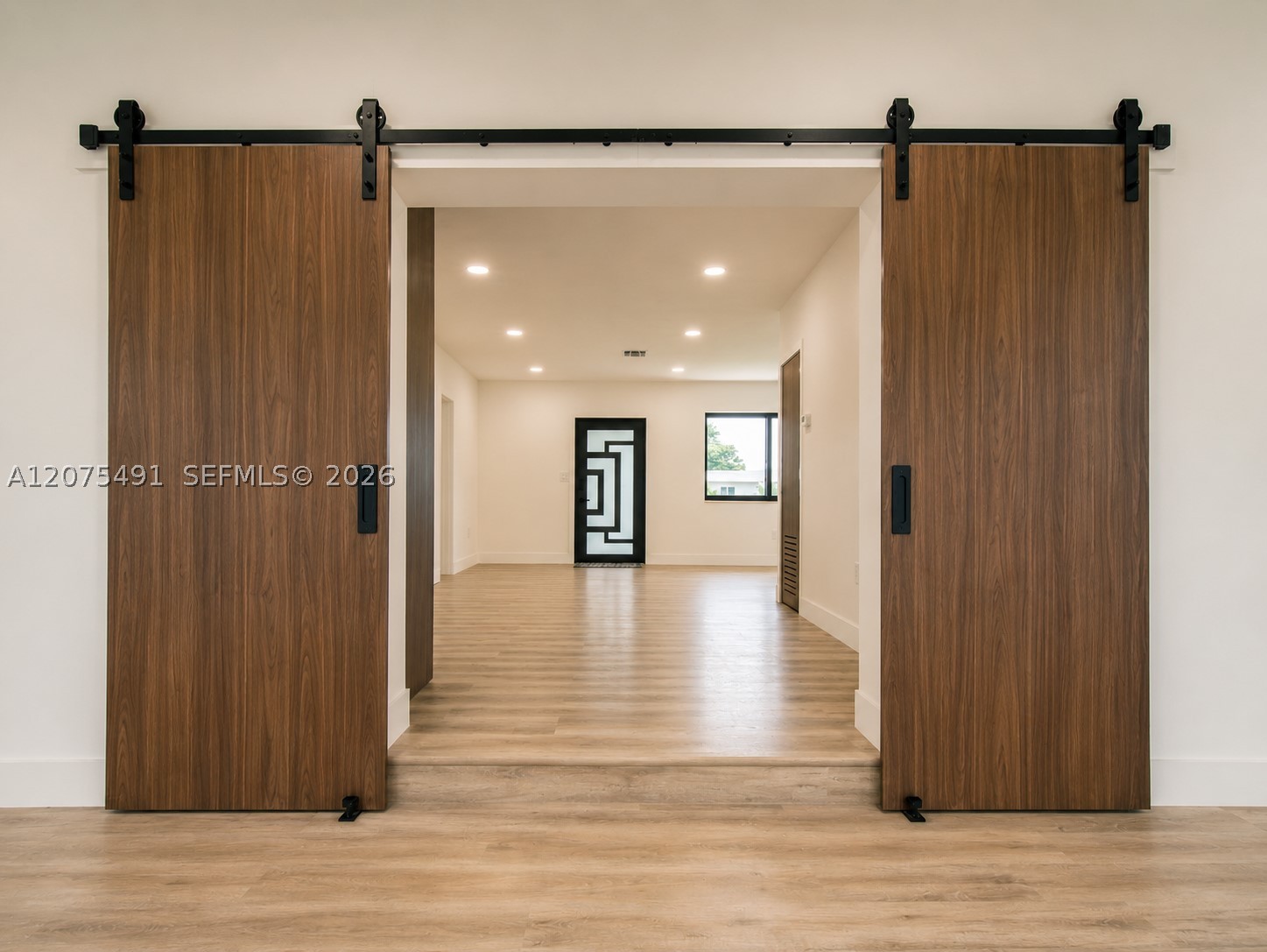 4212 SW 98th Ave, Miami FL 33165