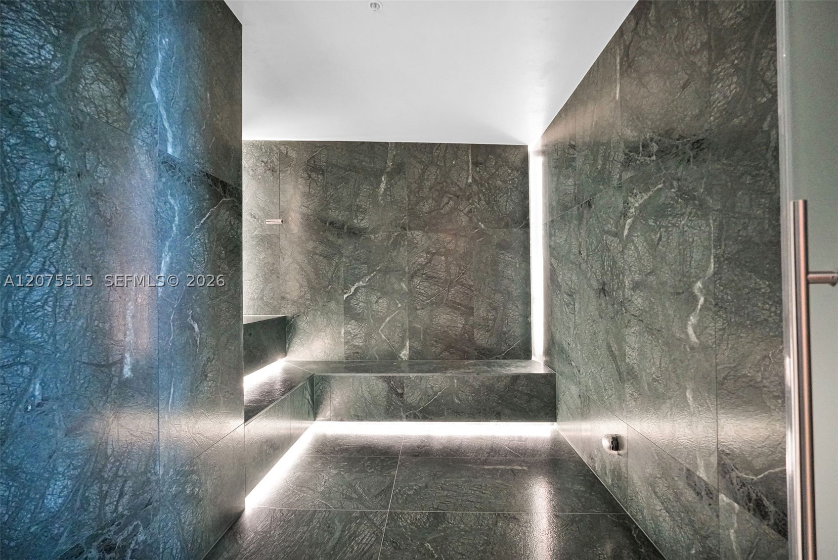 1400 Biscayne Blvd #1706, Miami FL 33132