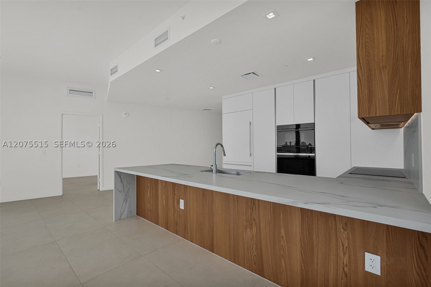 1400 Biscayne Blvd #1706, Miami FL 33132