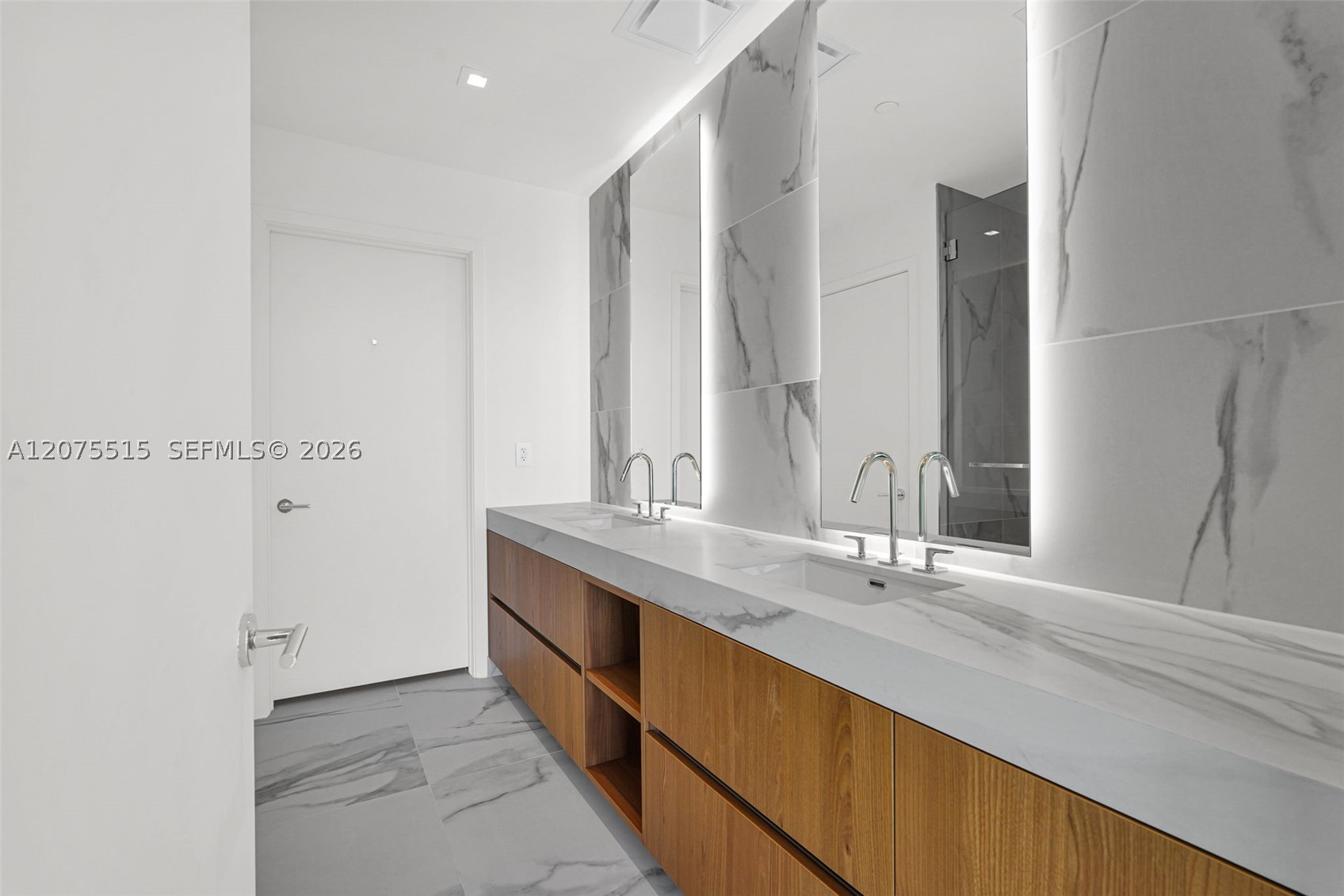 1400 Biscayne Blvd #1706, Miami FL 33132