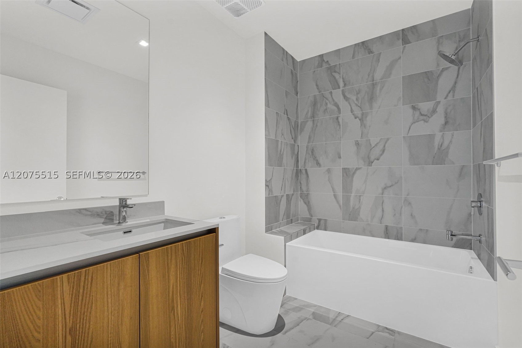 1400 Biscayne Blvd #1706, Miami FL 33132