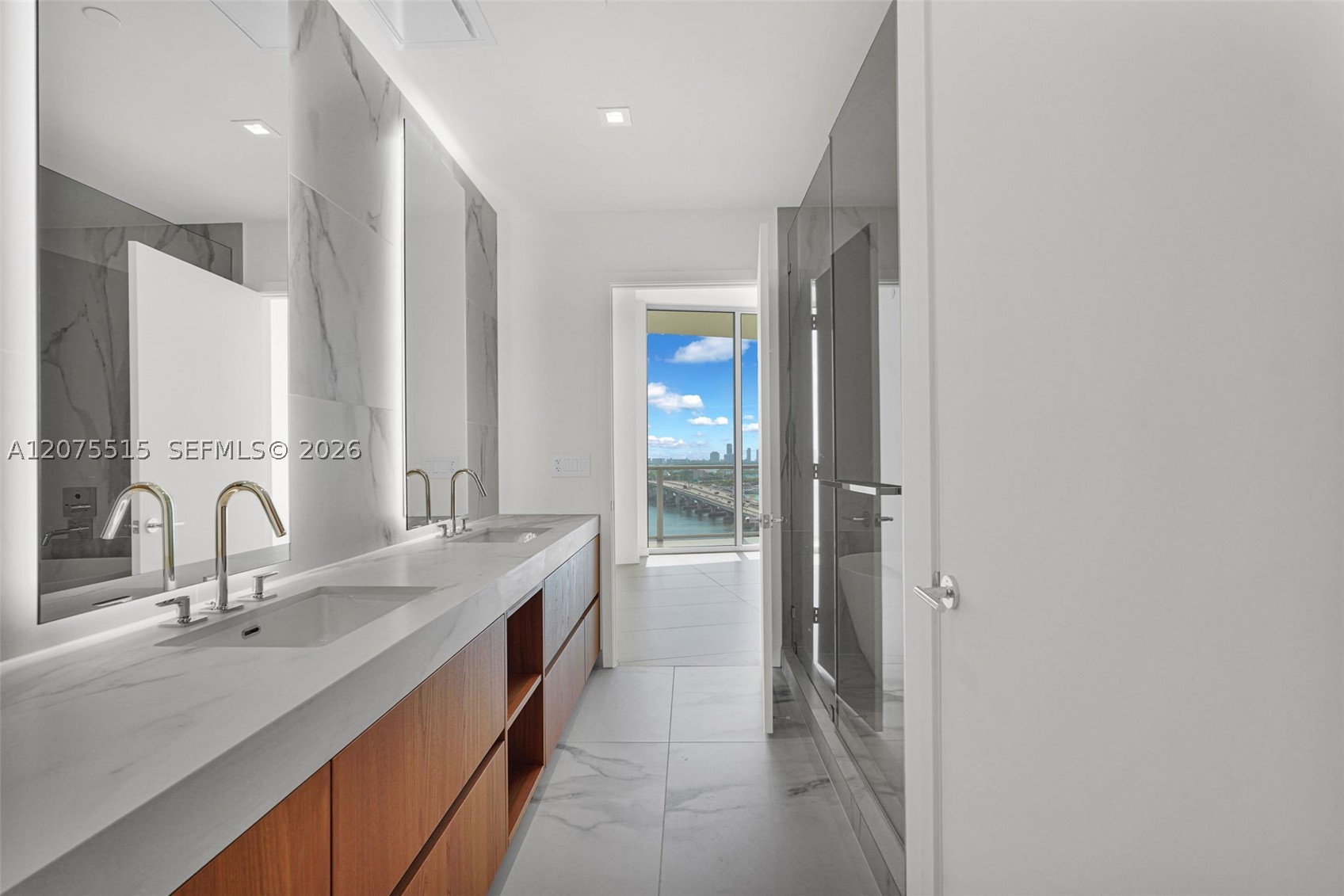 1400 Biscayne Blvd #1706, Miami FL 33132