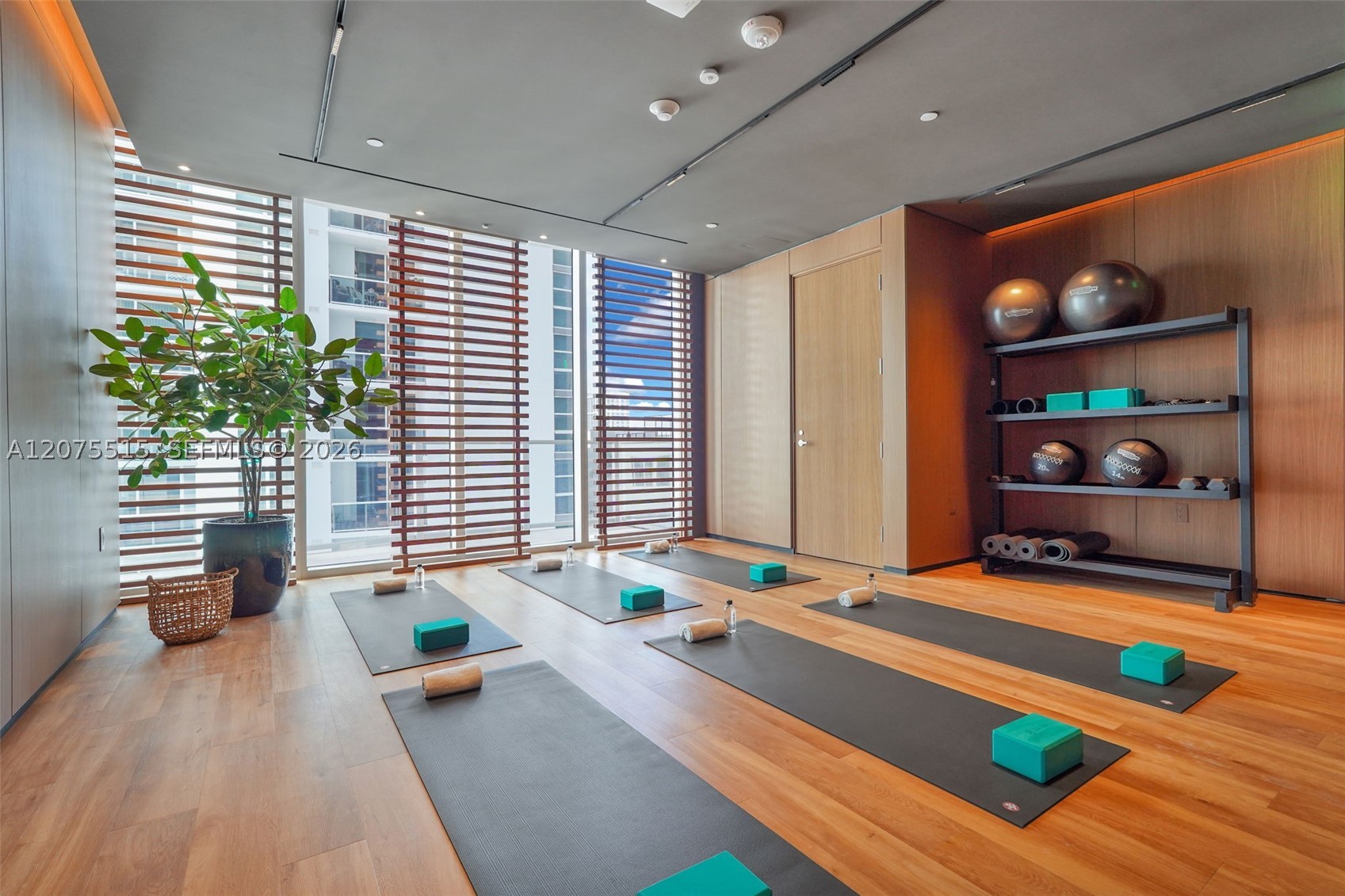 1400 Biscayne Blvd #1706, Miami FL 33132