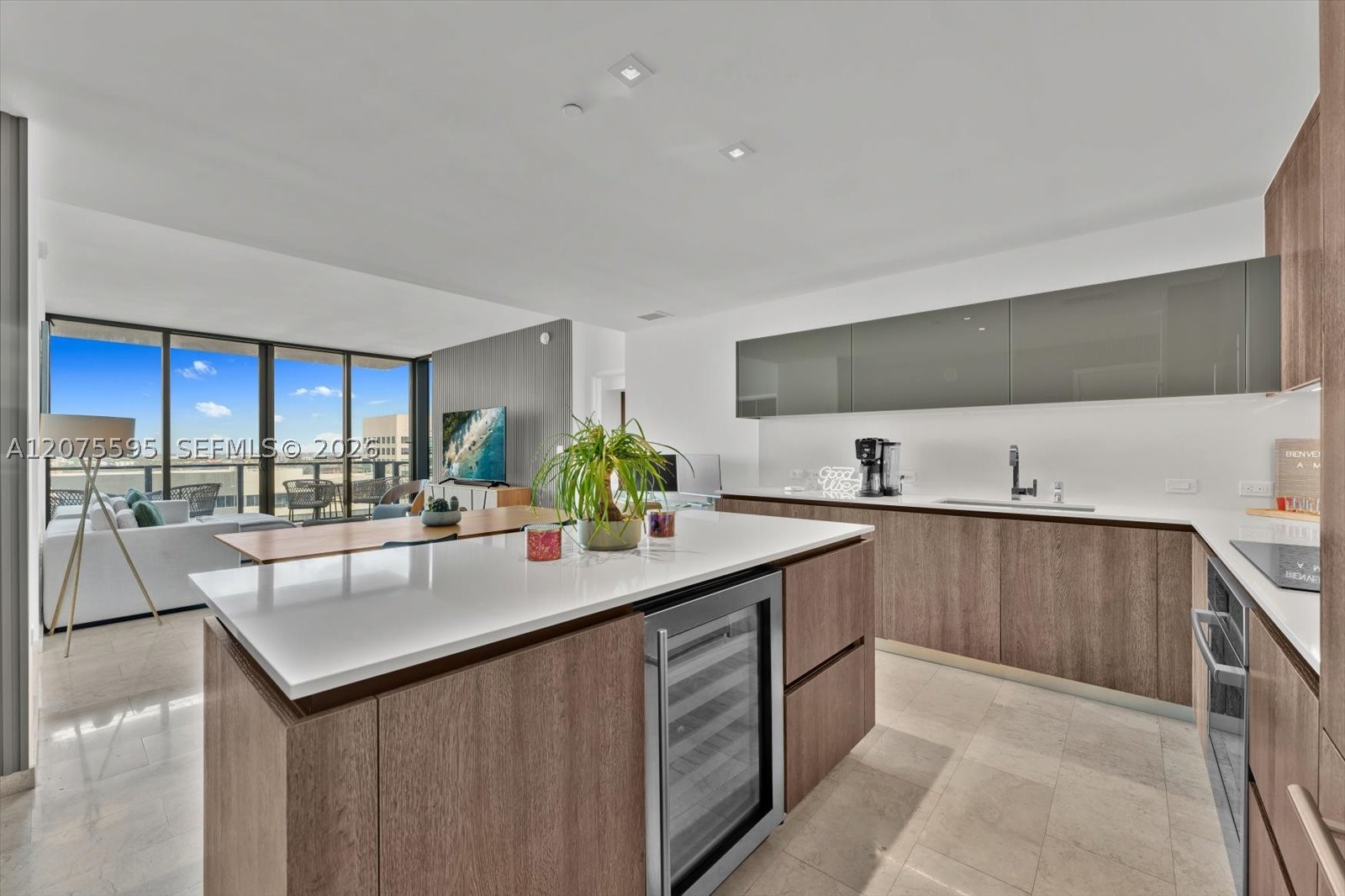 88 SW 7th St #2204, Miami FL 33130