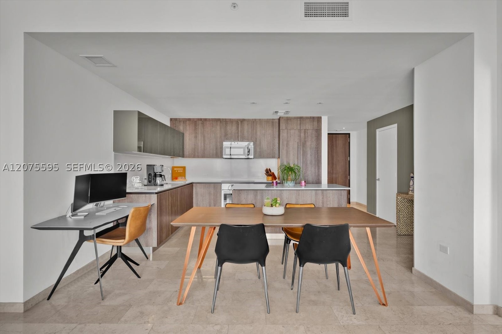 88 SW 7th St #2204, Miami FL 33130