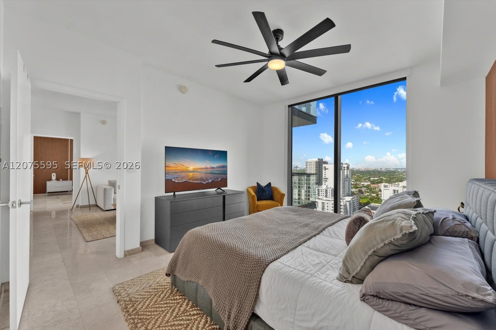 88 SW 7th St #2204, Miami FL 33130