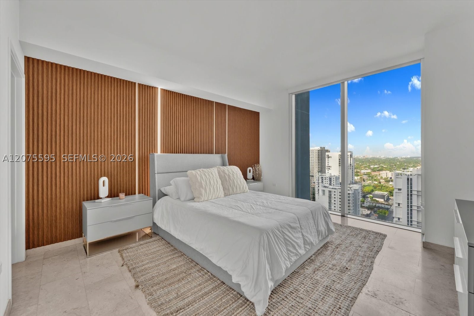 88 SW 7th St #2204, Miami FL 33130