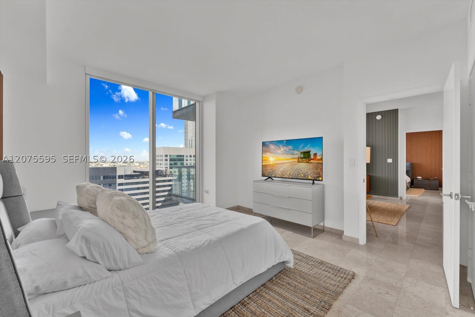 88 SW 7th St #2204, Miami FL 33130