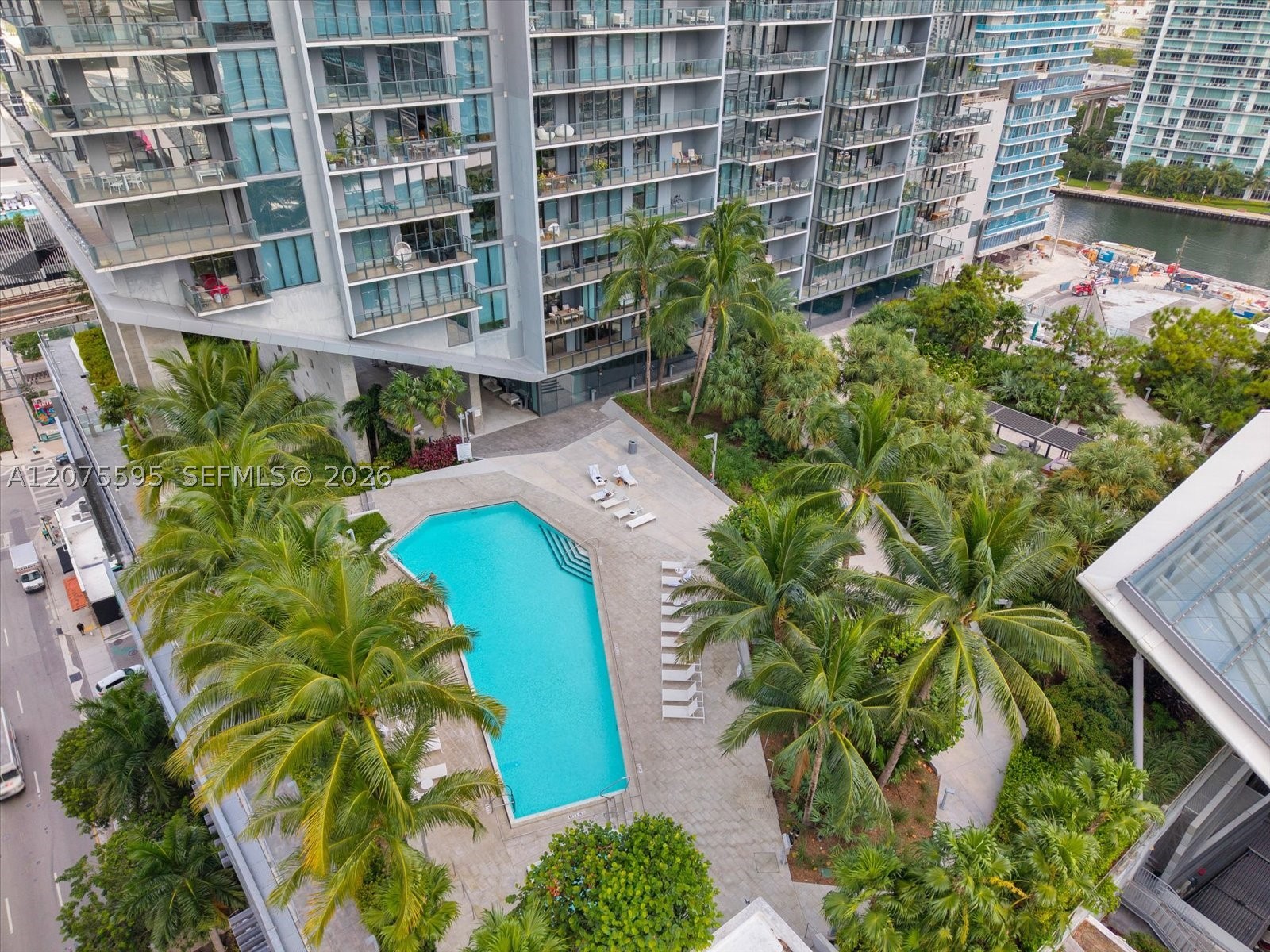 88 SW 7th St #2204, Miami FL 33130