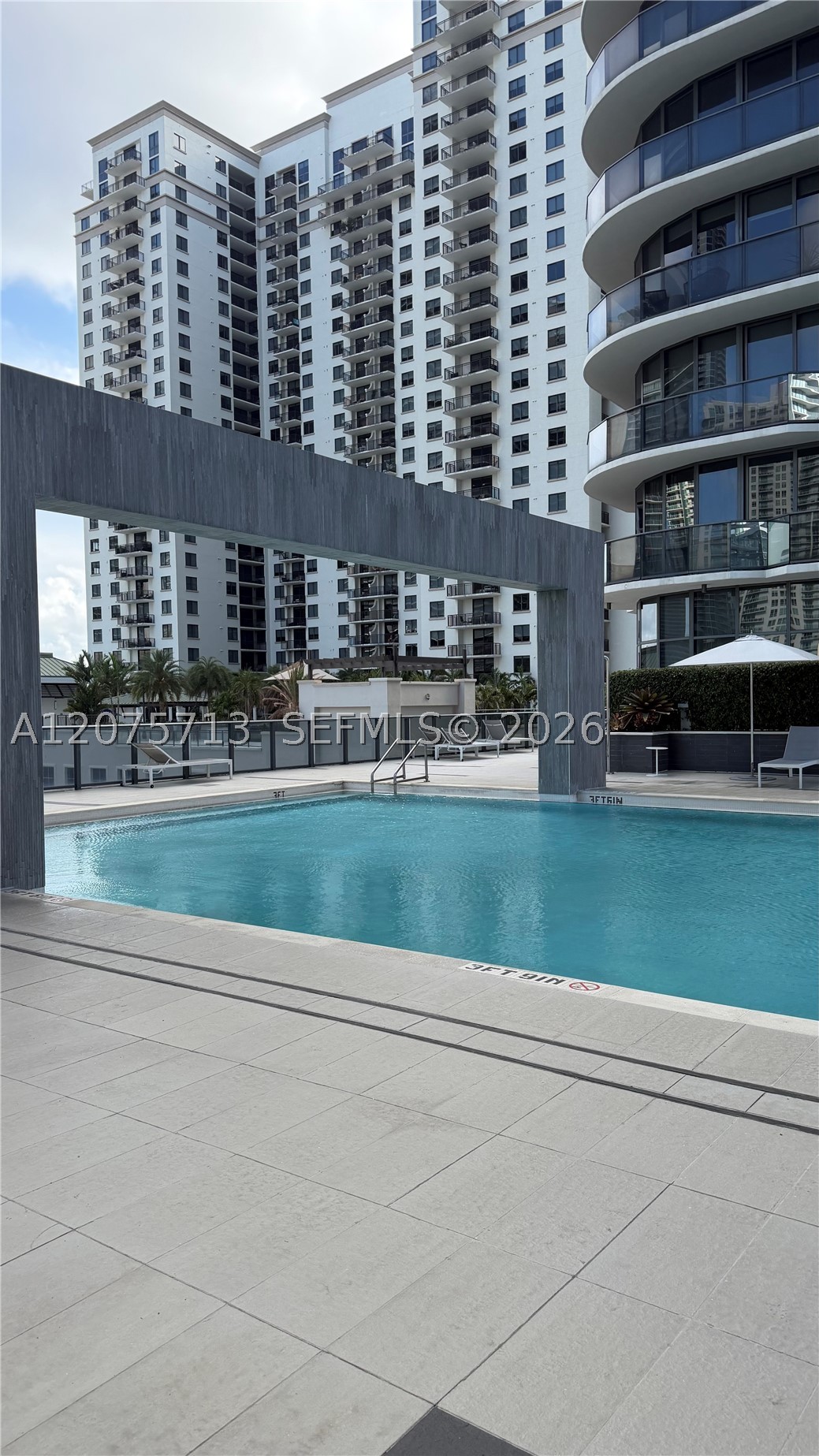 45 SW 9th St #1106, Miami FL 33130