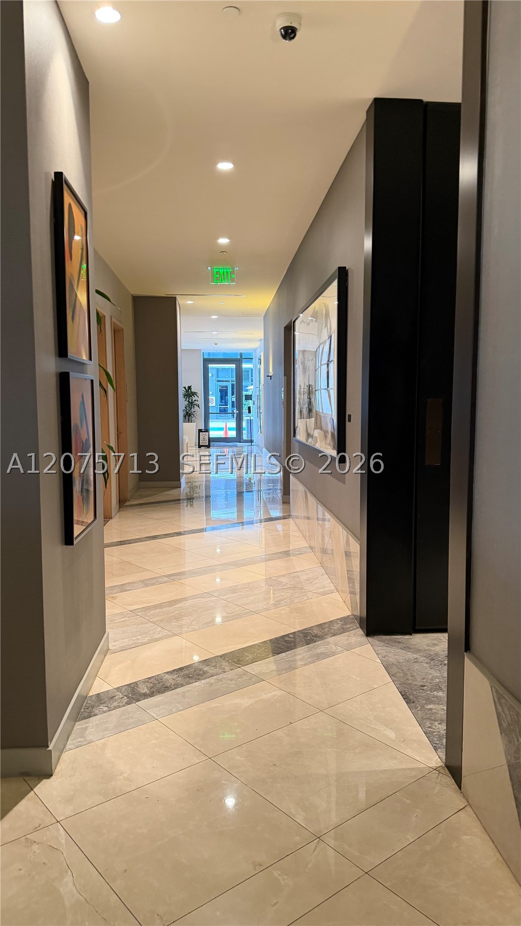 45 SW 9th St #1106, Miami FL 33130