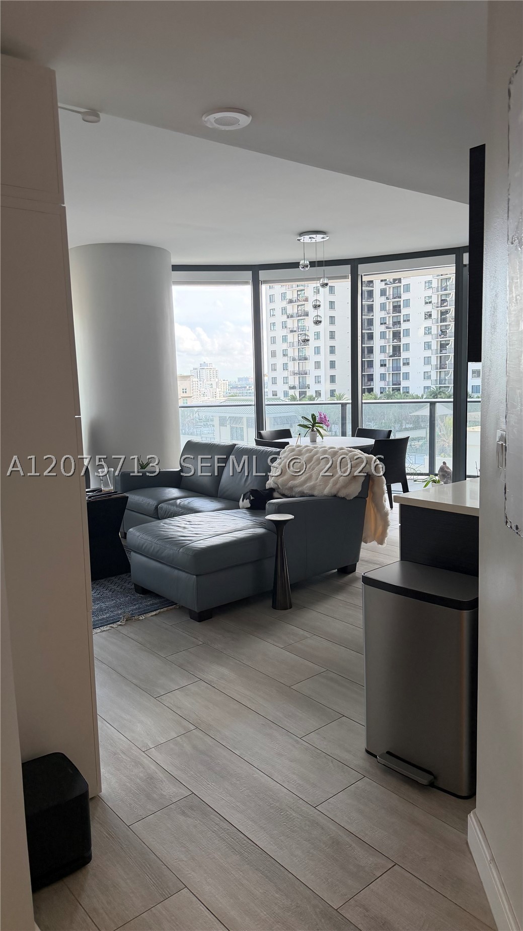 45 SW 9th St #1106, Miami FL 33130