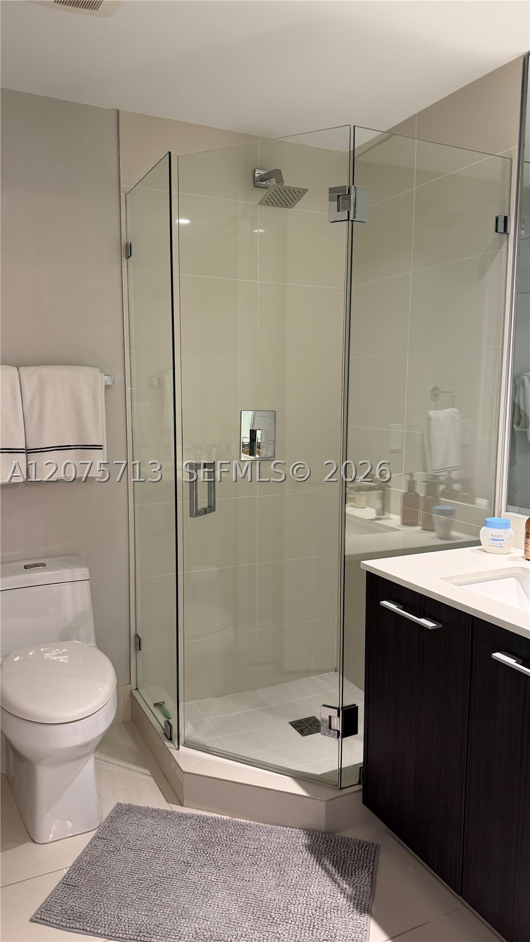 45 SW 9th St #1106, Miami FL 33130