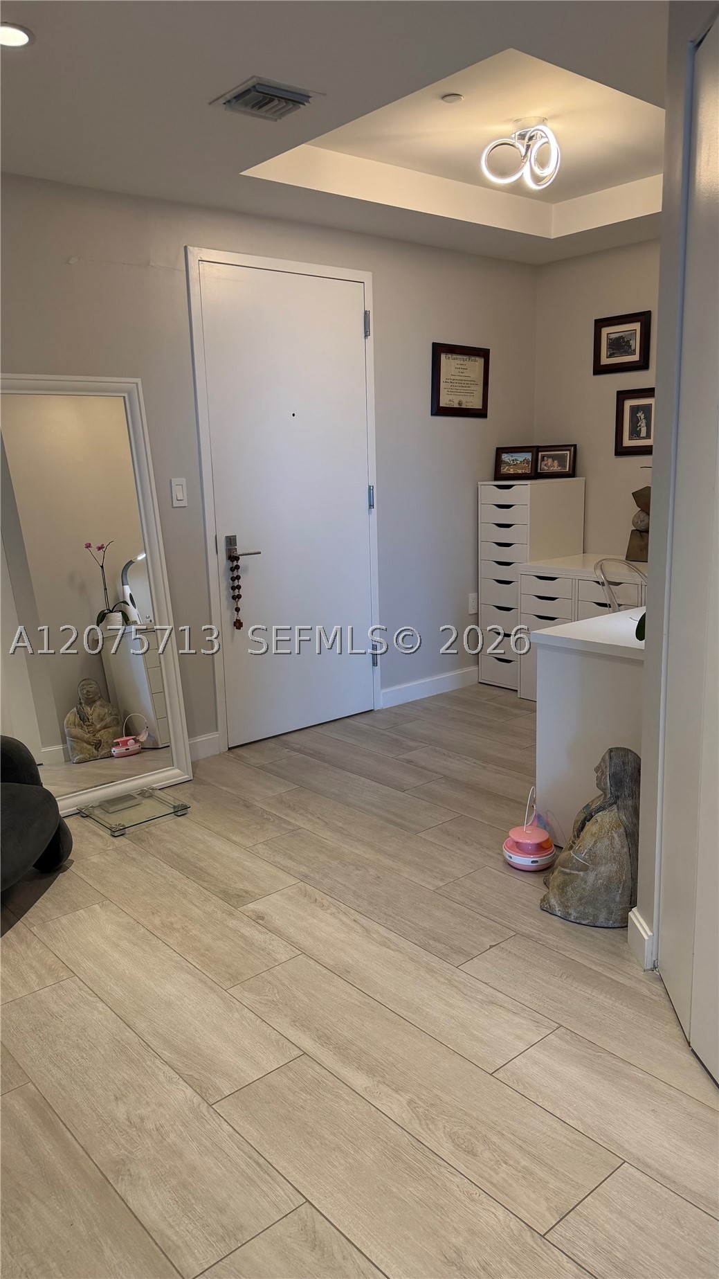 45 SW 9th St #1106, Miami FL 33130