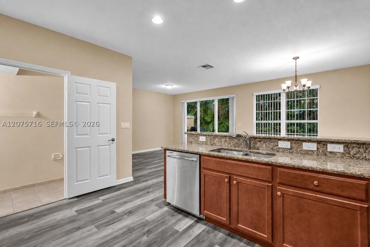 3222 NW 31st Ter, Oakland Park FL 33309