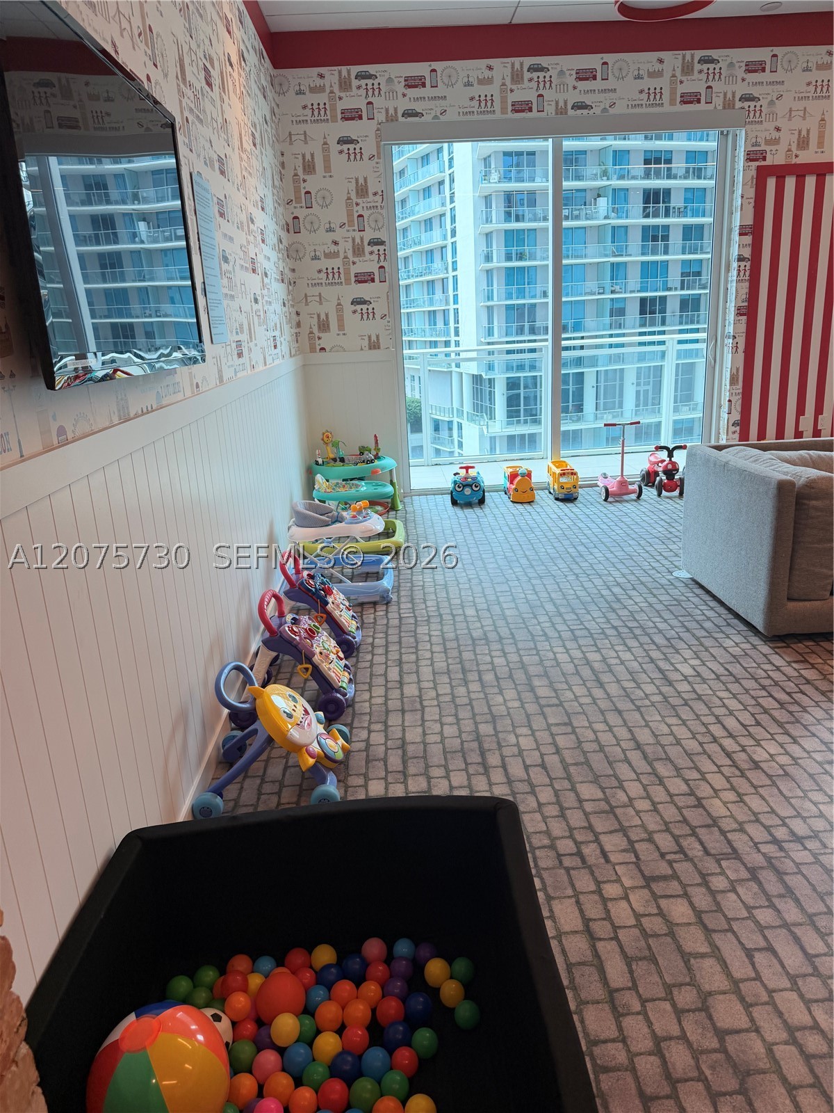 1080 Brickell Ave #913, Miami FL 33131