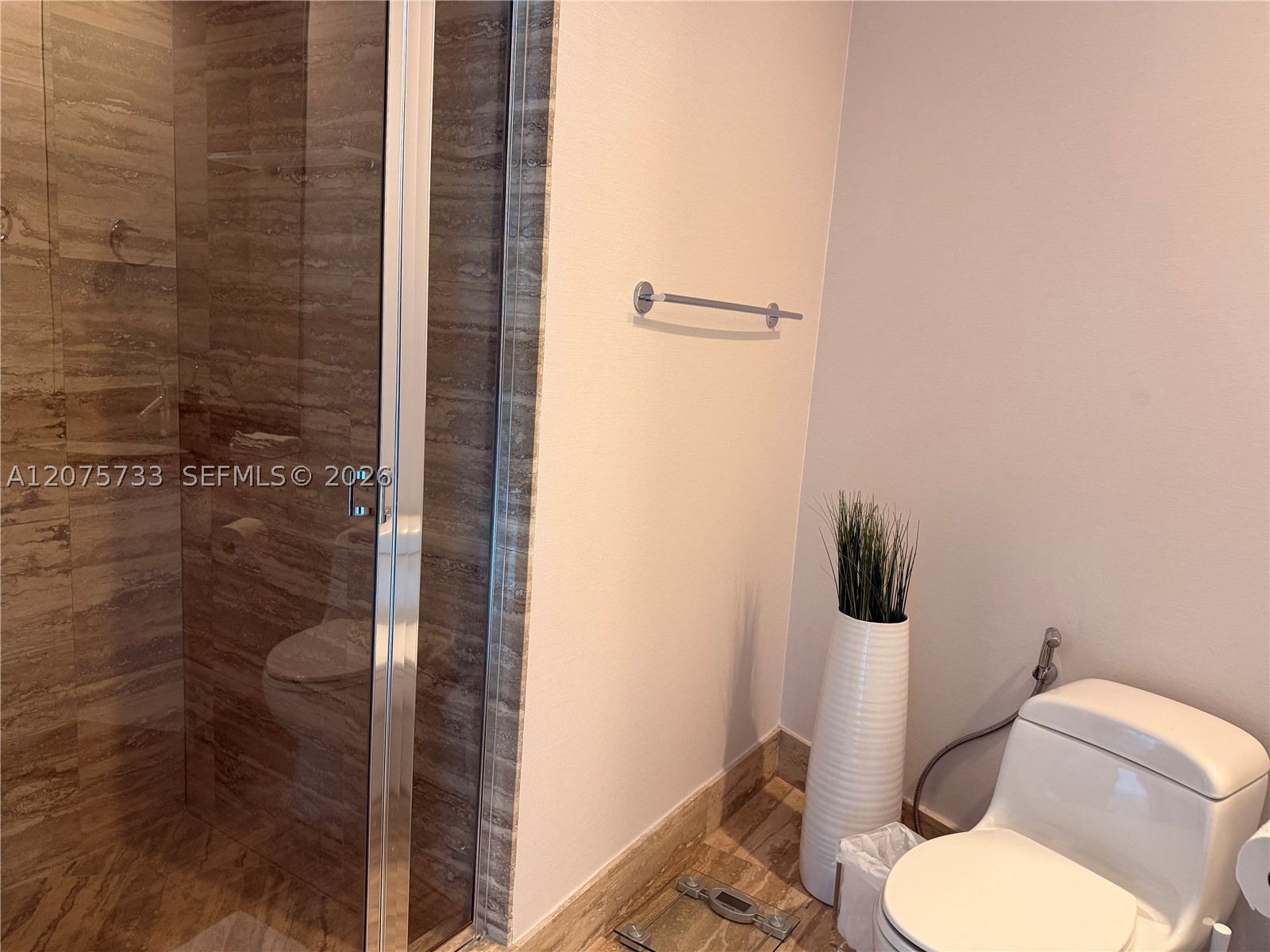 16001 SW Collins Ave #2406, Sunny Isles Beach FL 33160