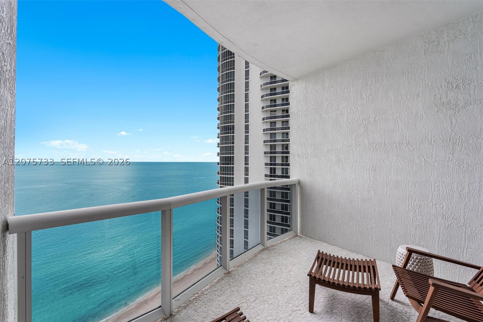16001 SW Collins Ave #2406, Sunny Isles Beach FL 33160