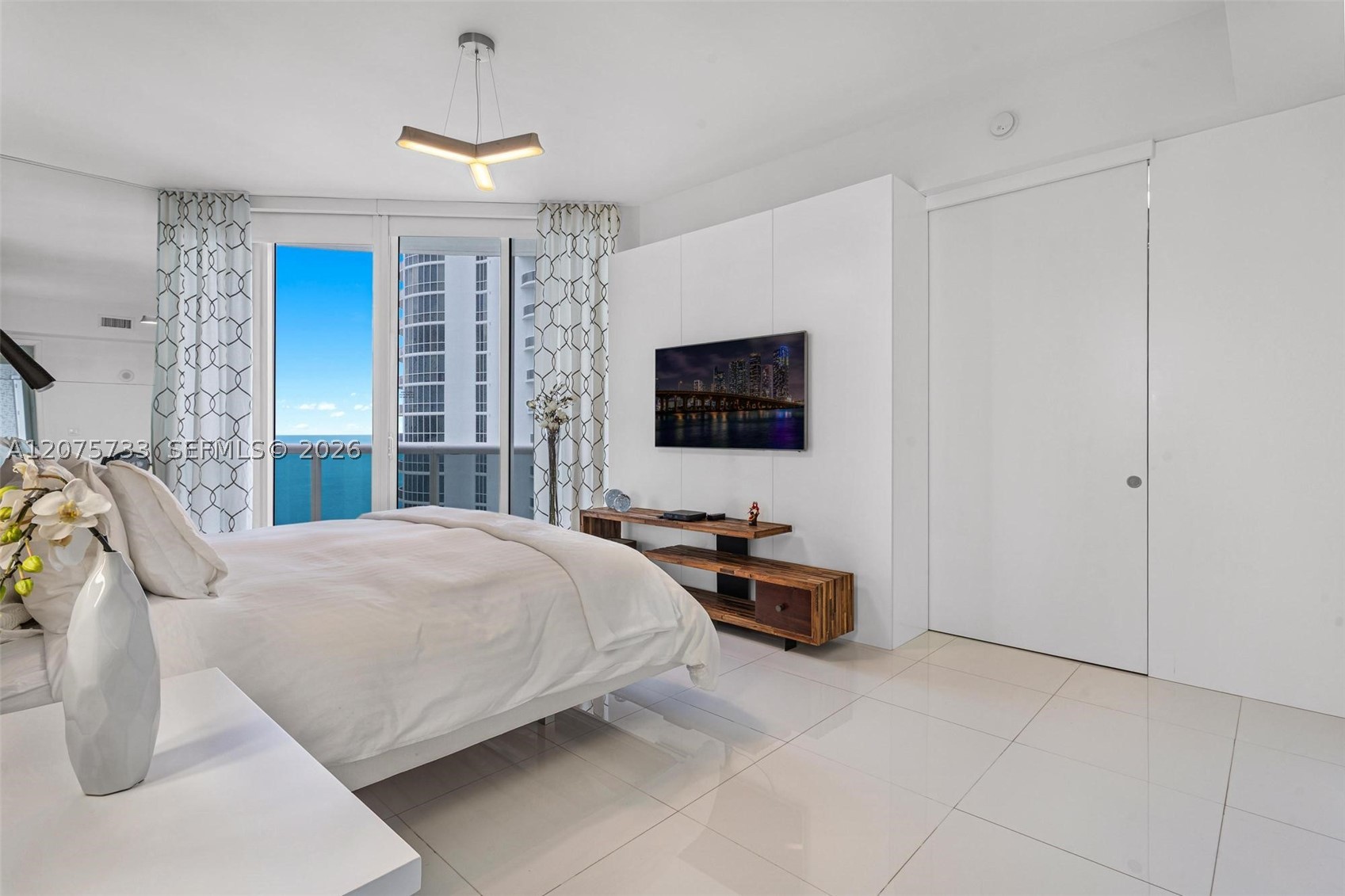16001 SW Collins Ave #2406, Sunny Isles Beach FL 33160