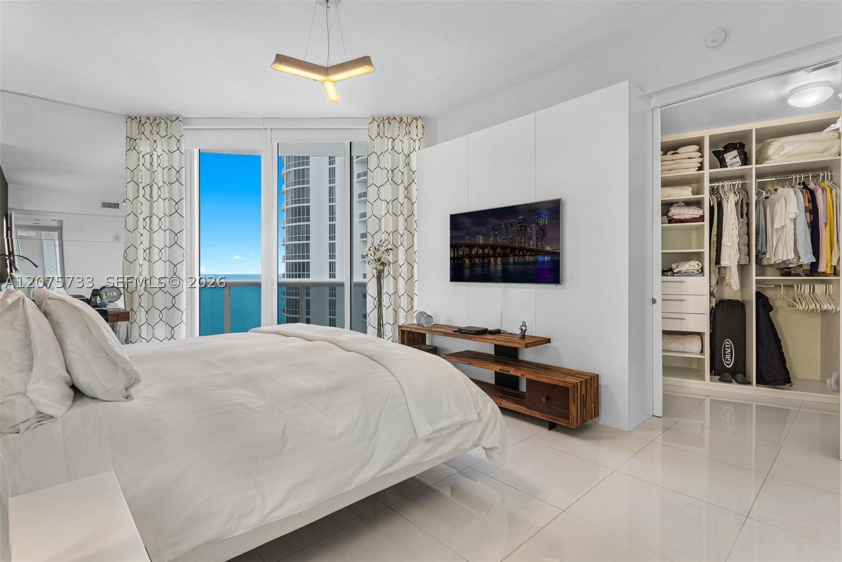 16001 SW Collins Ave #2406, Sunny Isles Beach FL 33160