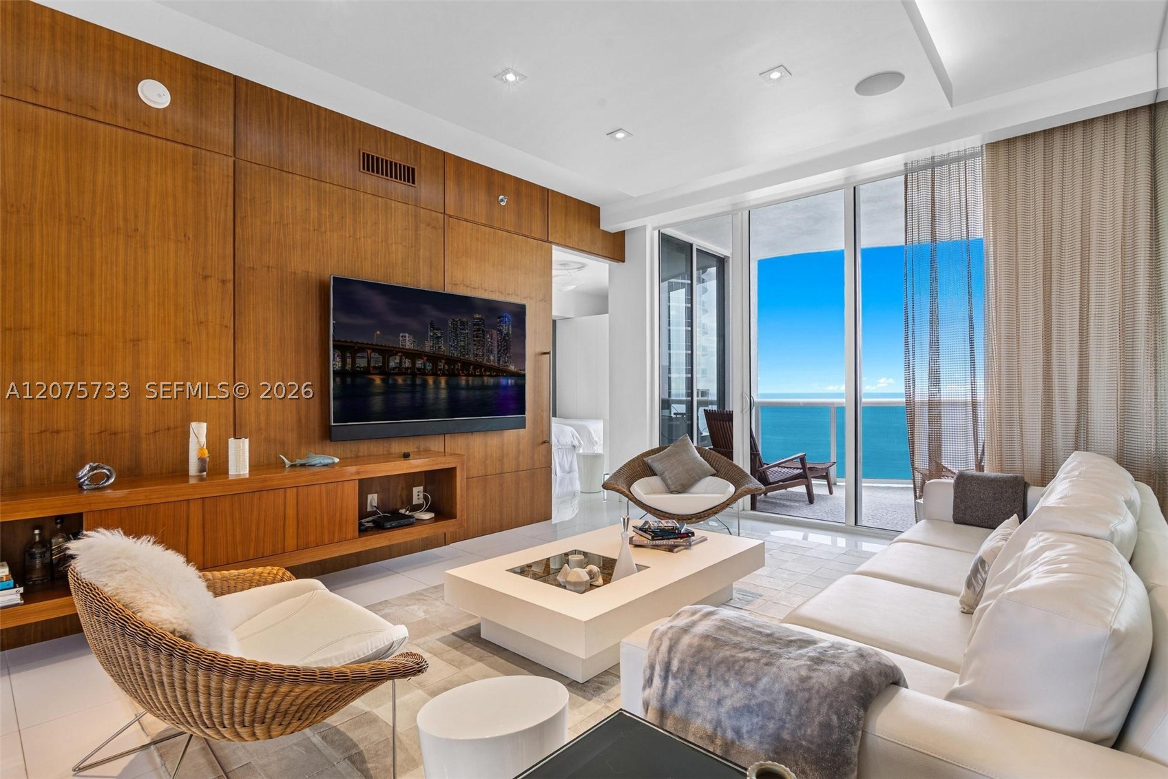 16001 SW Collins Ave #2406, Sunny Isles Beach FL 33160