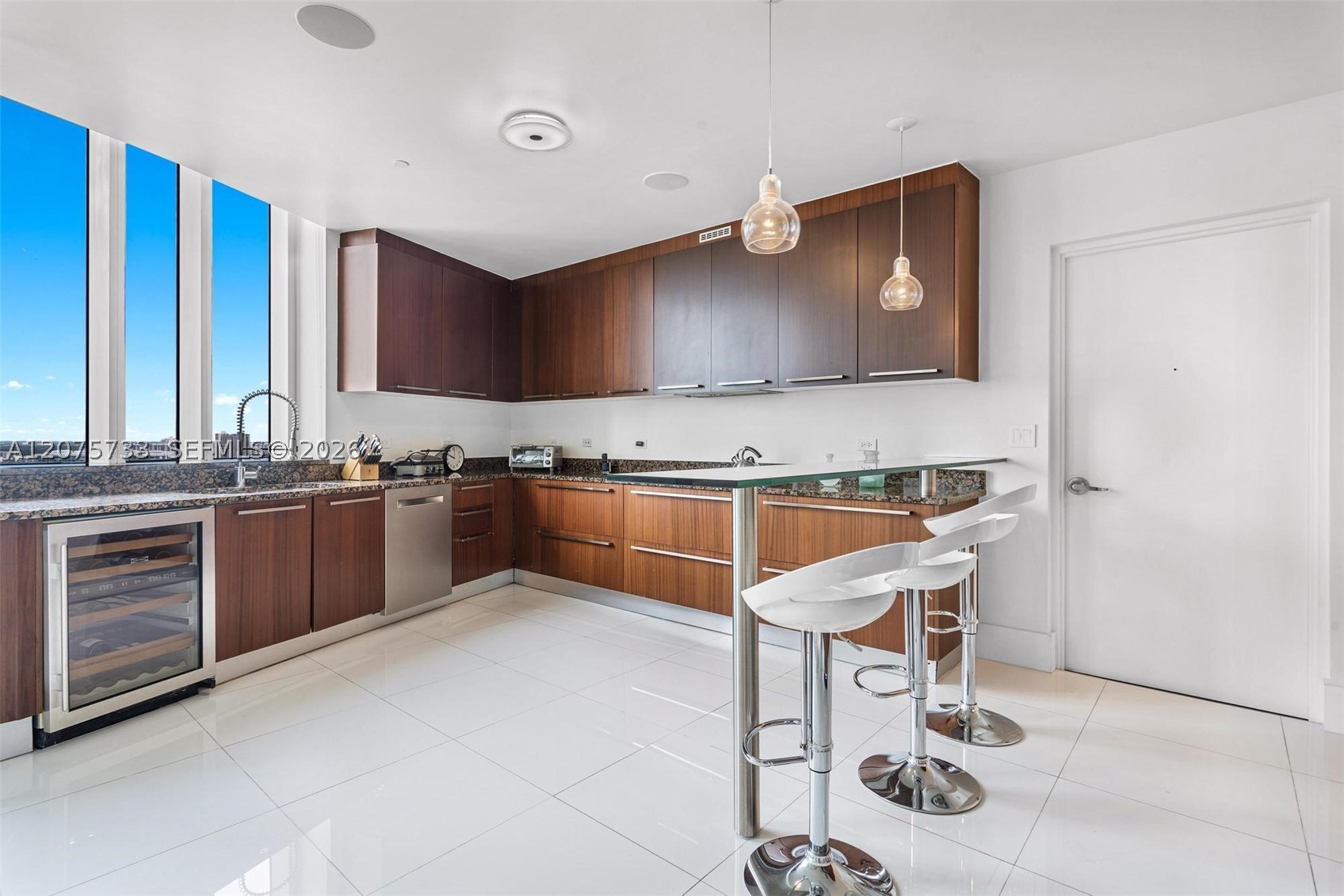 16001 SW Collins Ave #2406, Sunny Isles Beach FL 33160