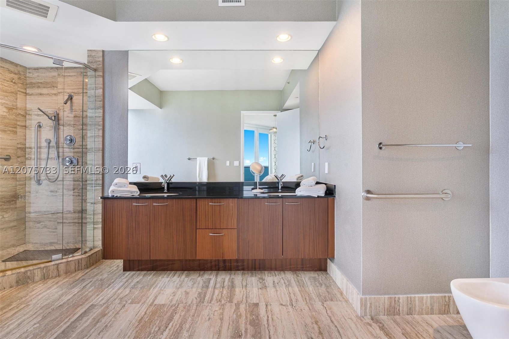 16001 SW Collins Ave #2406, Sunny Isles Beach FL 33160