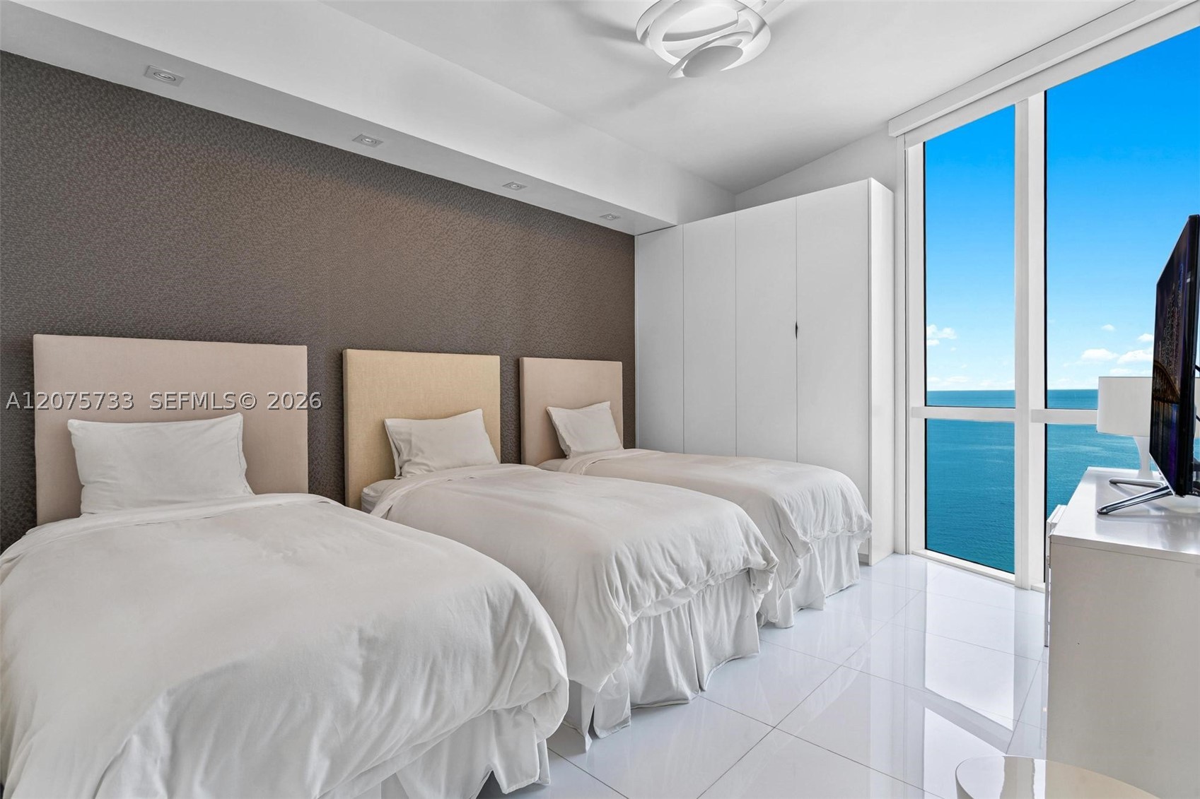 16001 SW Collins Ave #2406, Sunny Isles Beach FL 33160