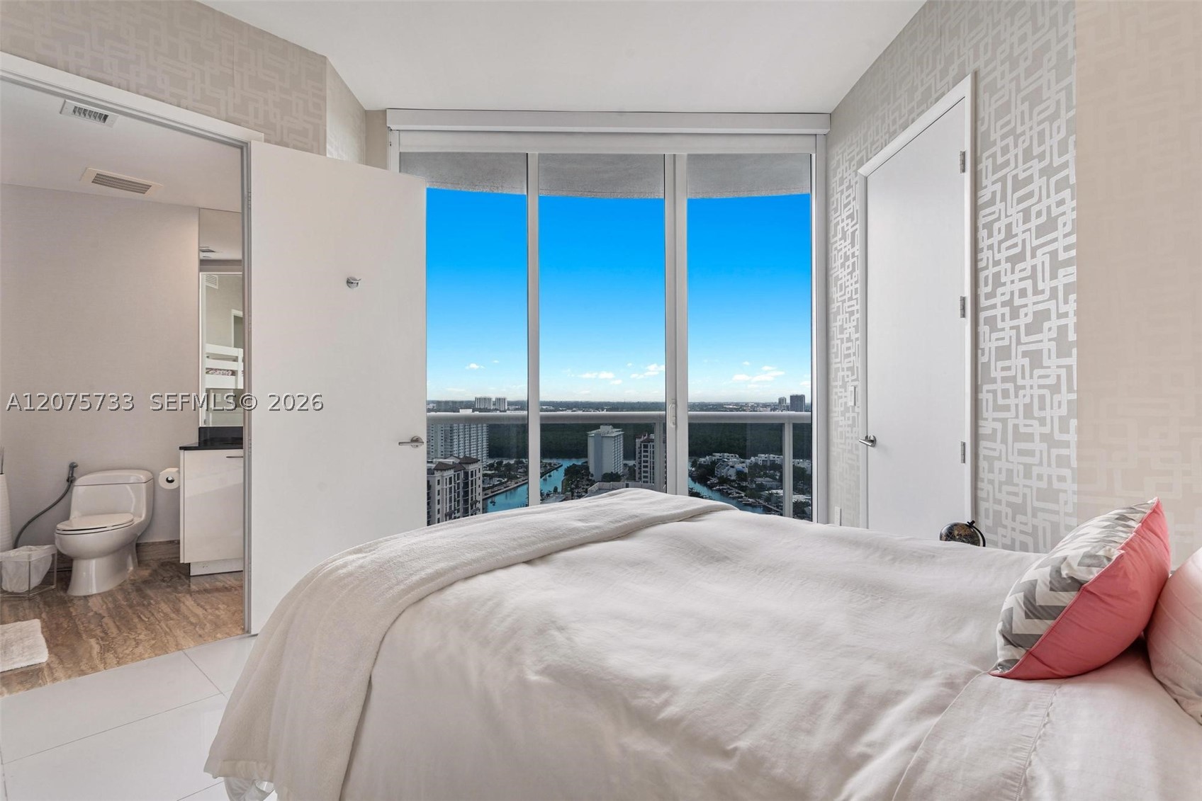 16001 SW Collins Ave #2406, Sunny Isles Beach FL 33160