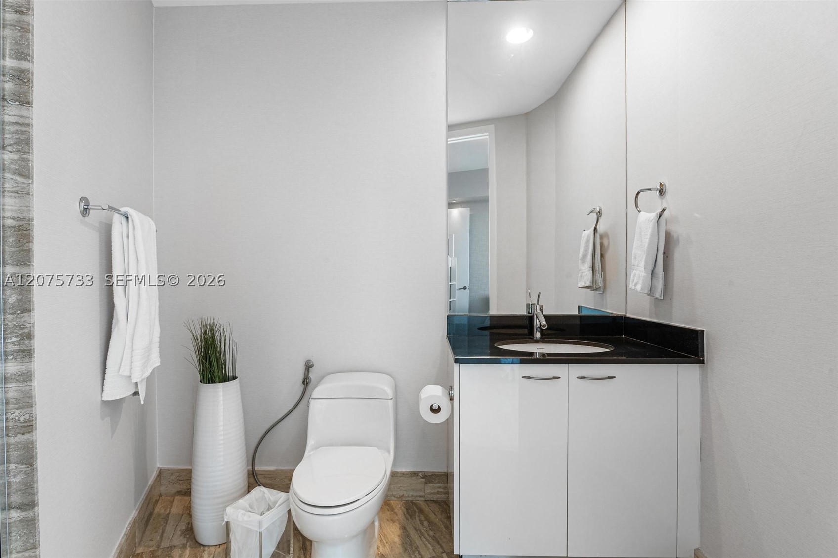 16001 SW Collins Ave #2406, Sunny Isles Beach FL 33160