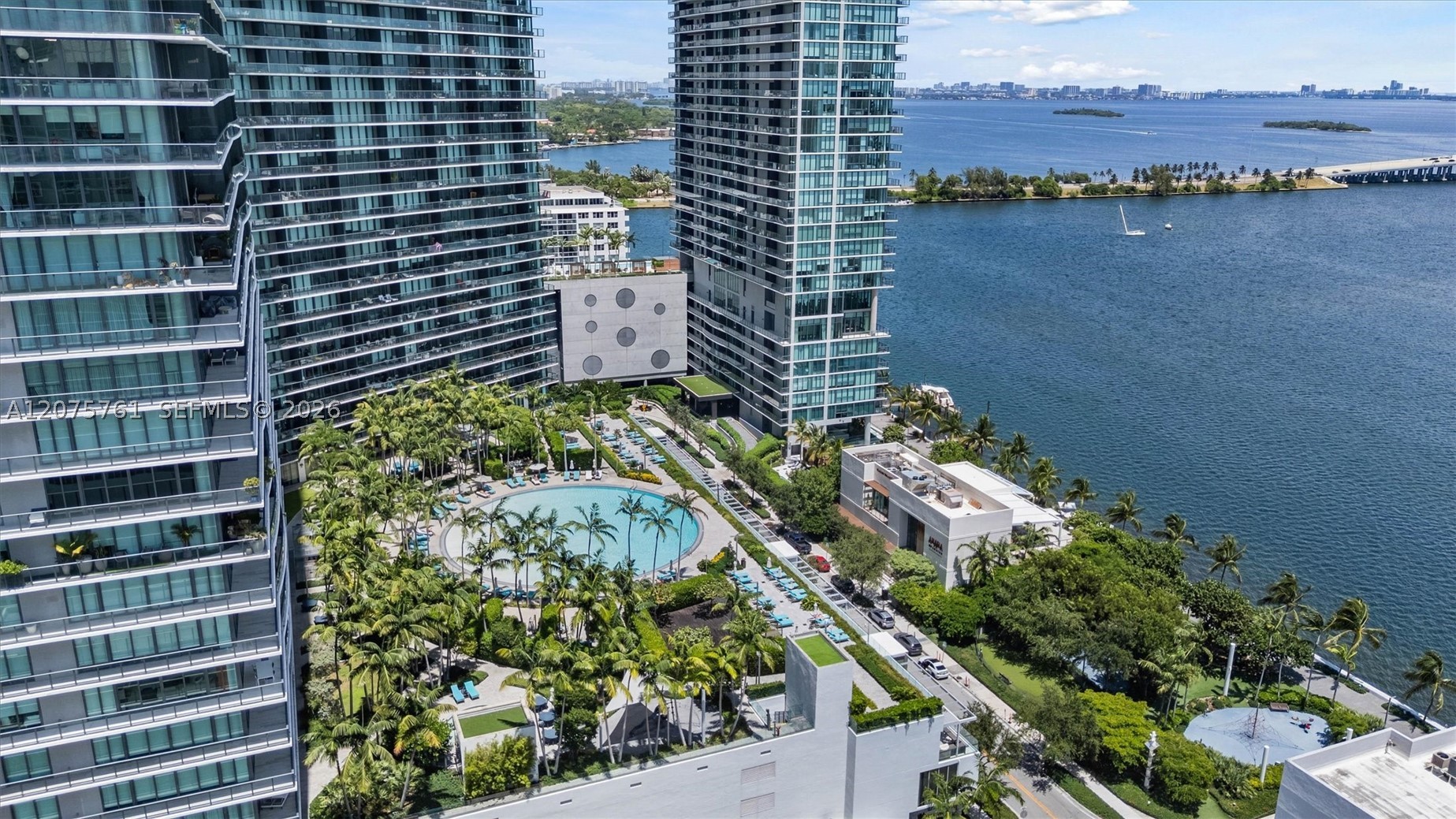 650 NE 32nd St #1203, Miami FL 33137
