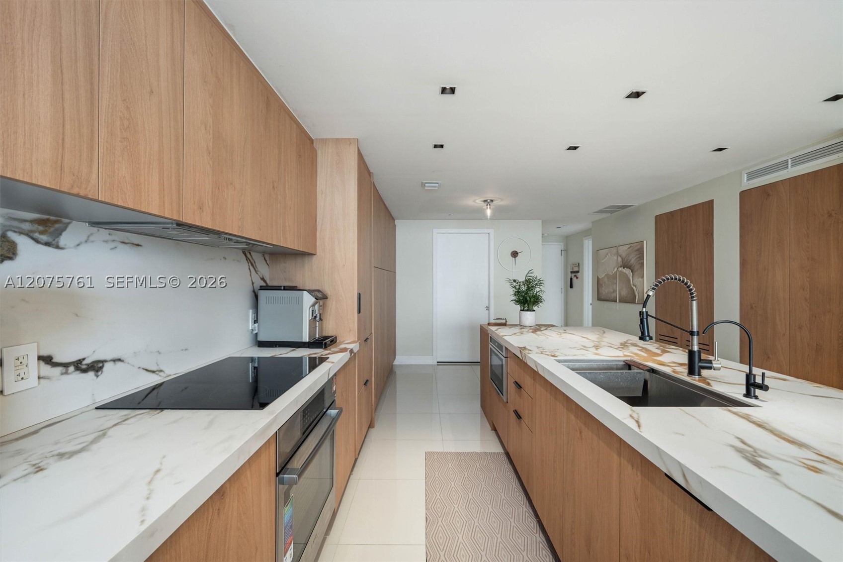 650 NE 32nd St #1203, Miami FL 33137