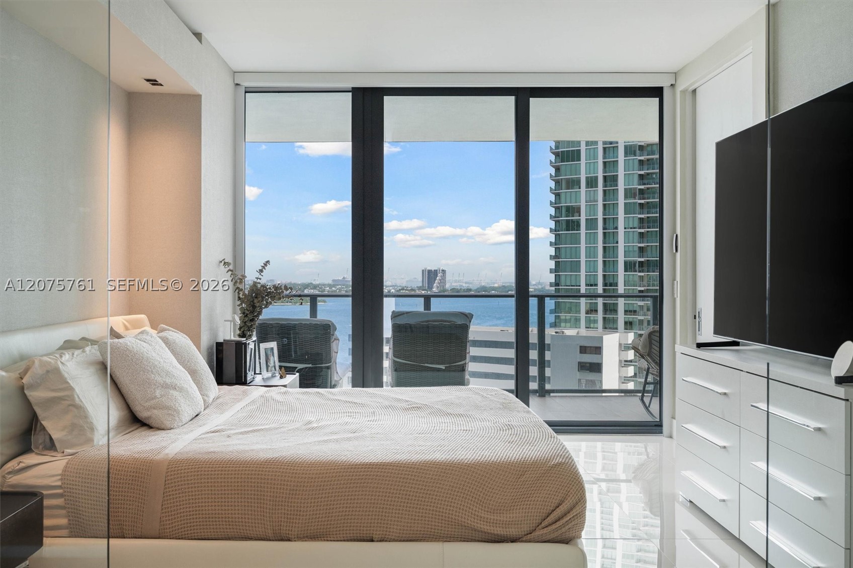 650 NE 32nd St #1203, Miami FL 33137