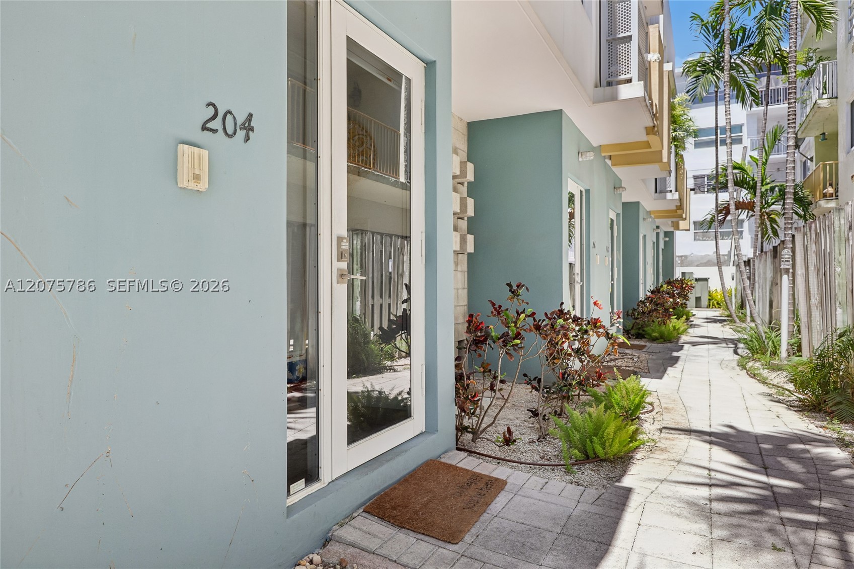 204 Washington Ave #13, Miami Beach FL 33139