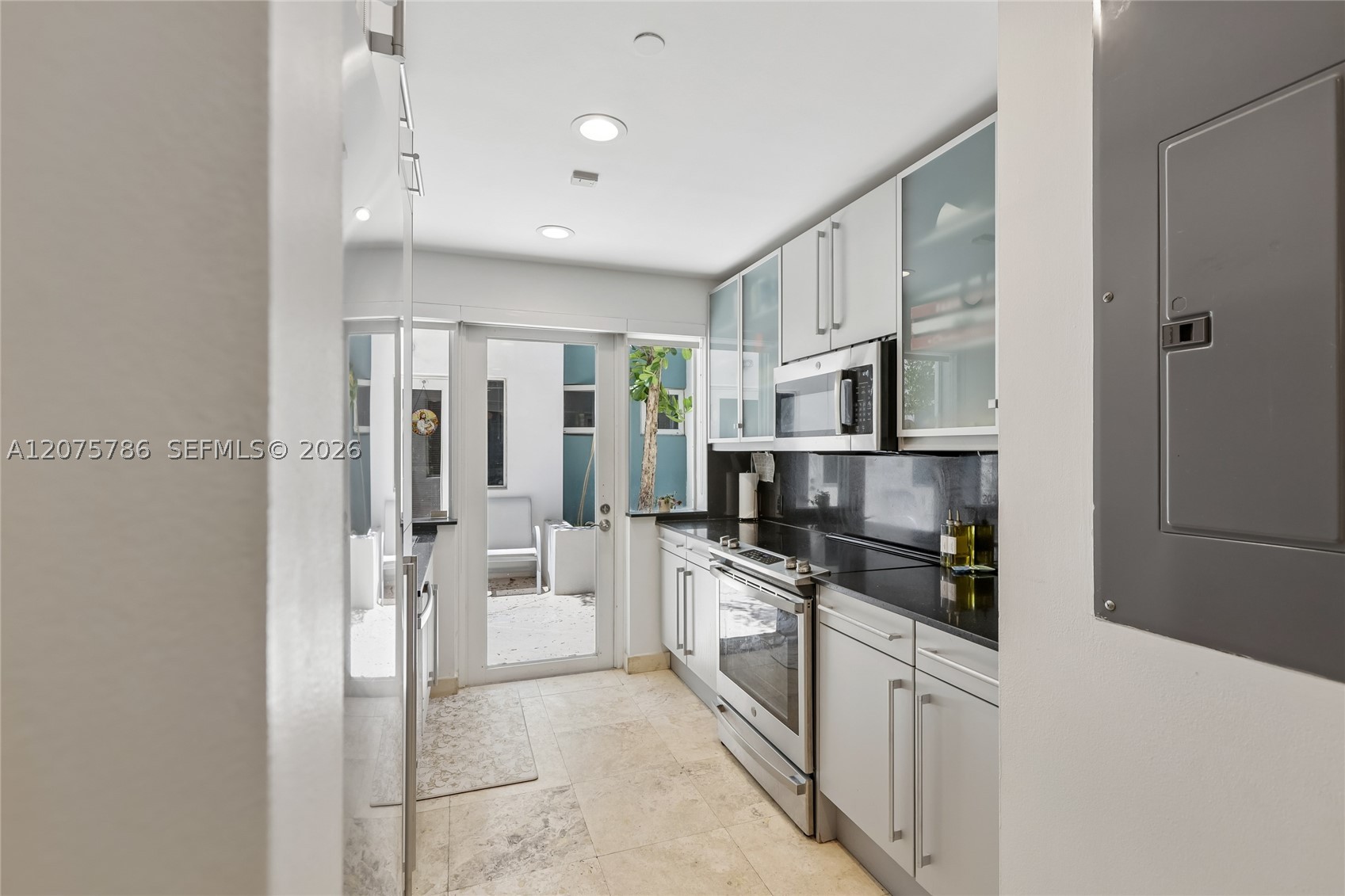 204 Washington Ave #13, Miami Beach FL 33139
