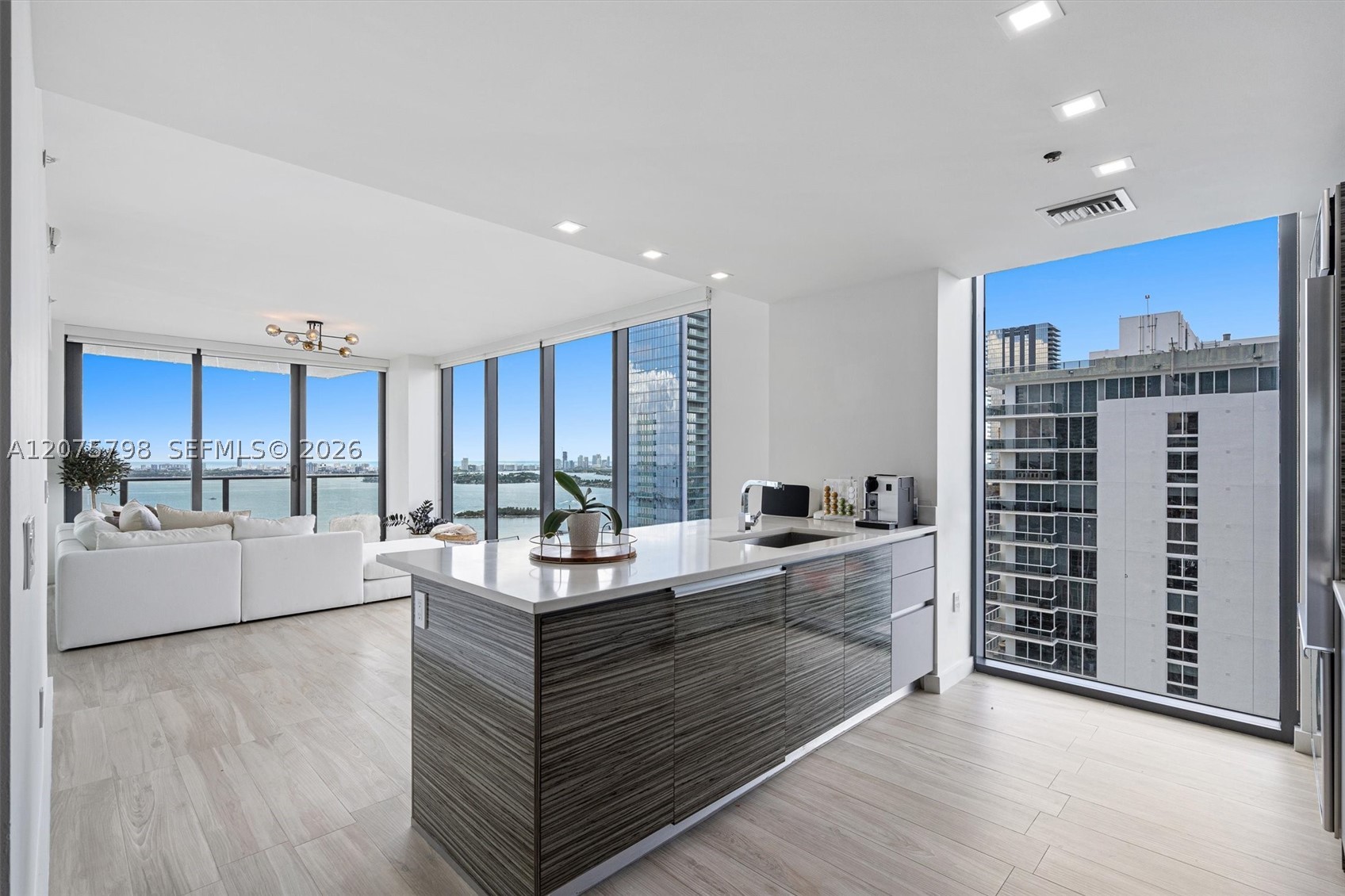 460 NE 28th St #3508, Miami FL 33137