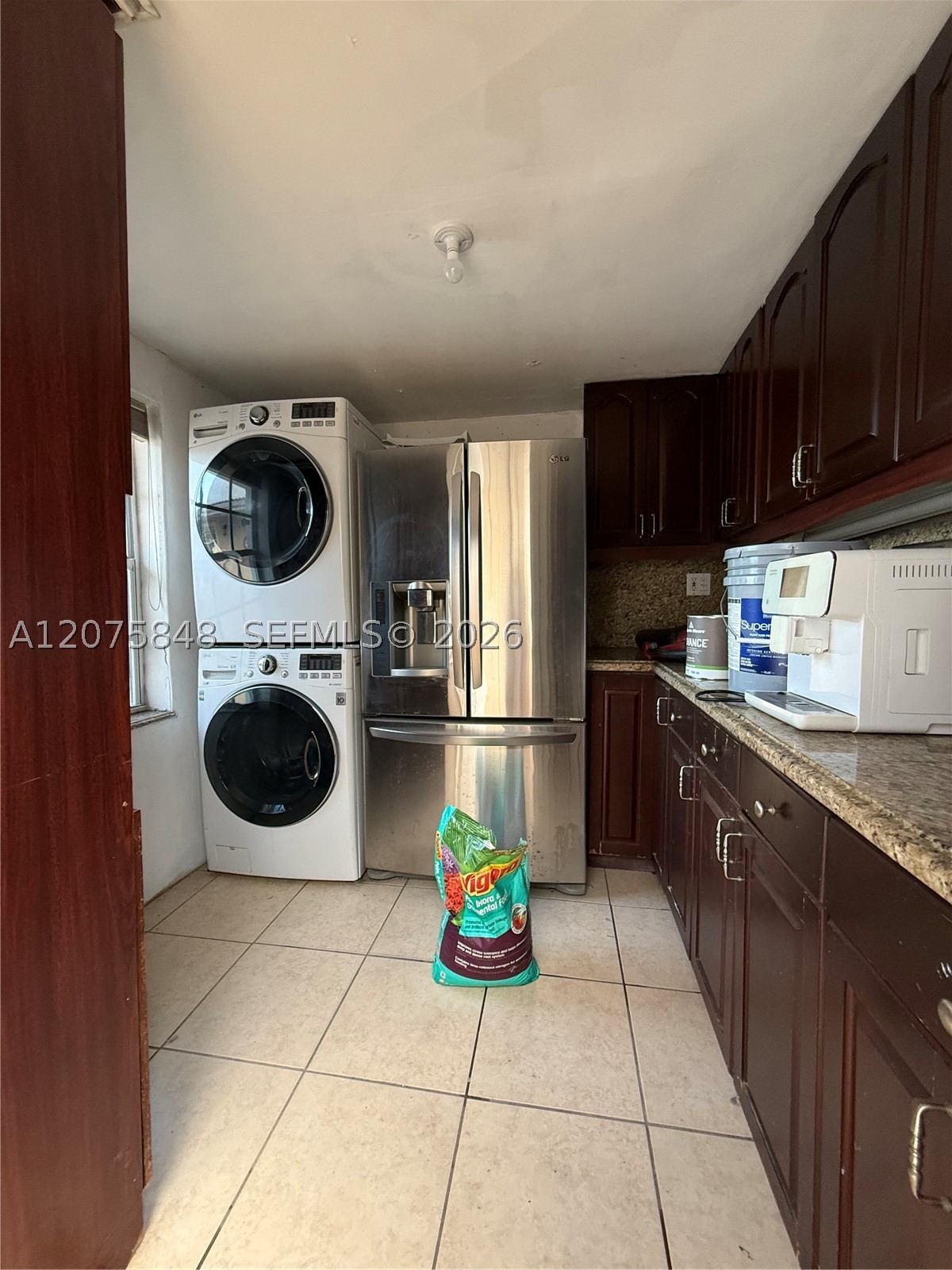 3889 NW 5th St, Miami FL 33126