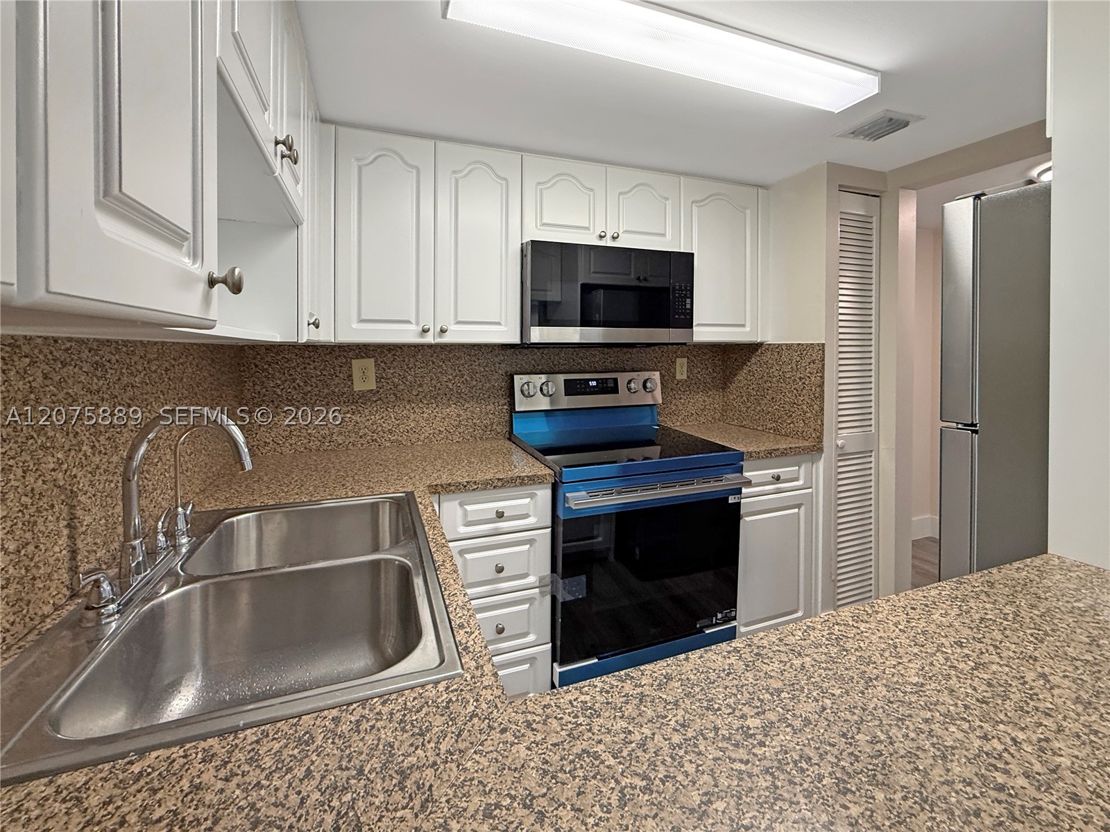 995 SW 84th Ave #309, Miami FL 33144
