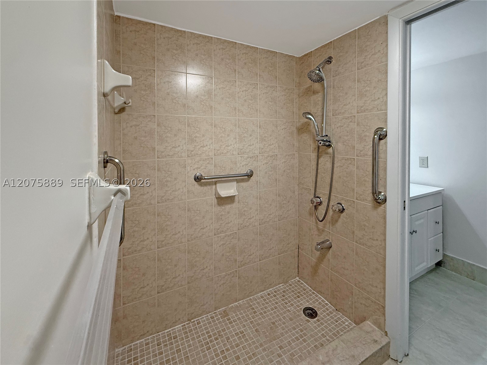 995 SW 84th Ave #309, Miami FL 33144