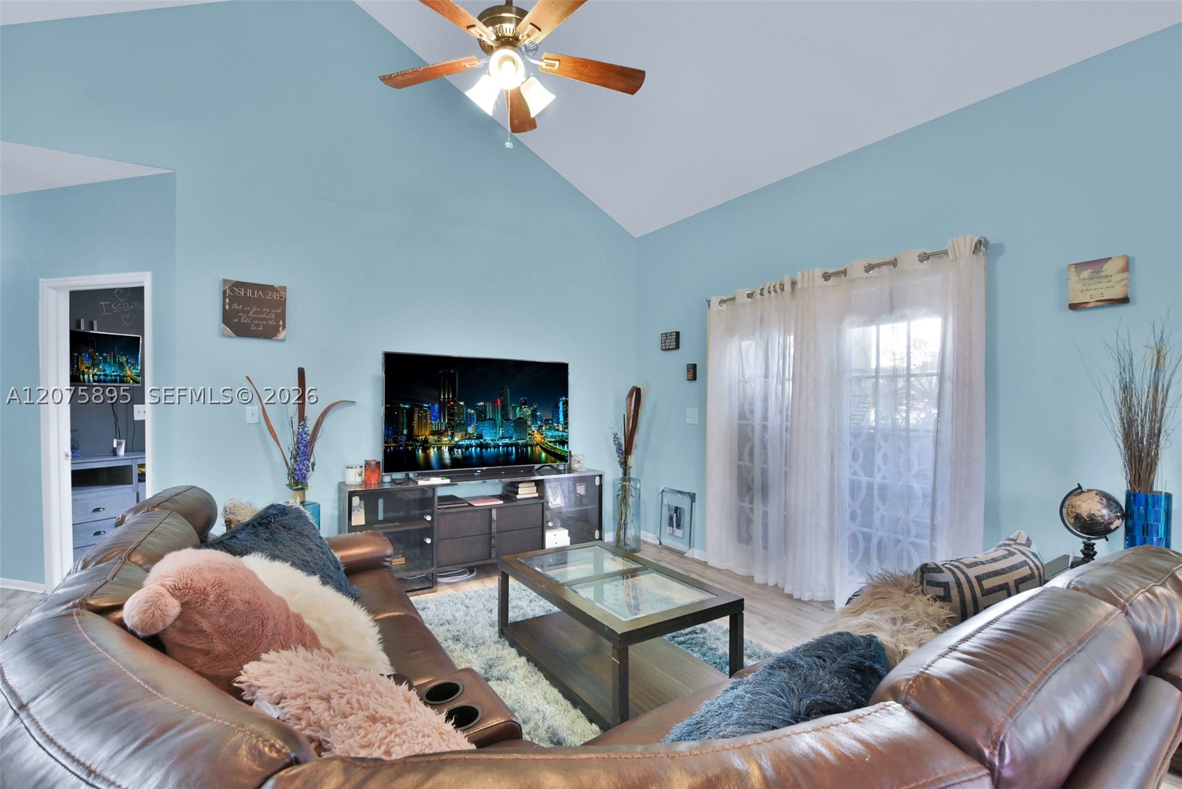 1419 Avon Ln #216, North Lauderdale FL 33068