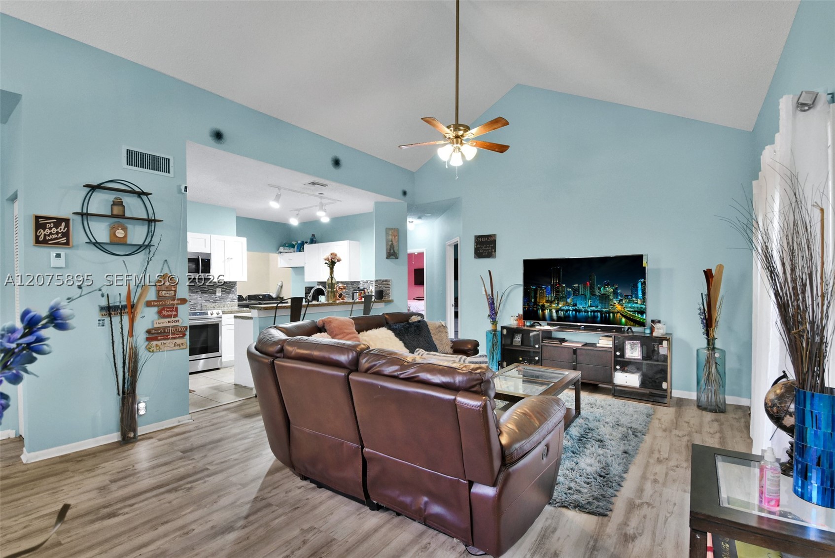 1419 Avon Ln #216, North Lauderdale FL 33068
