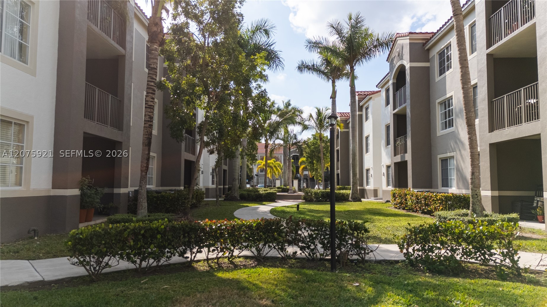 6851 SW 44th St #209, Miami FL 33155