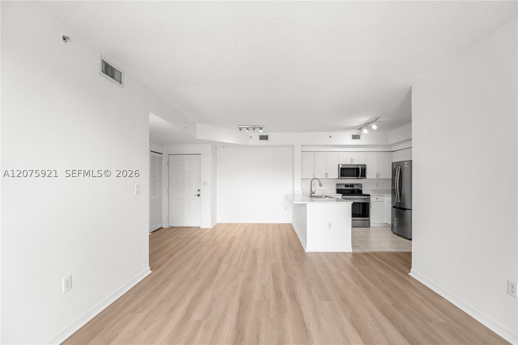 6851 SW 44th St #209, Miami FL 33155