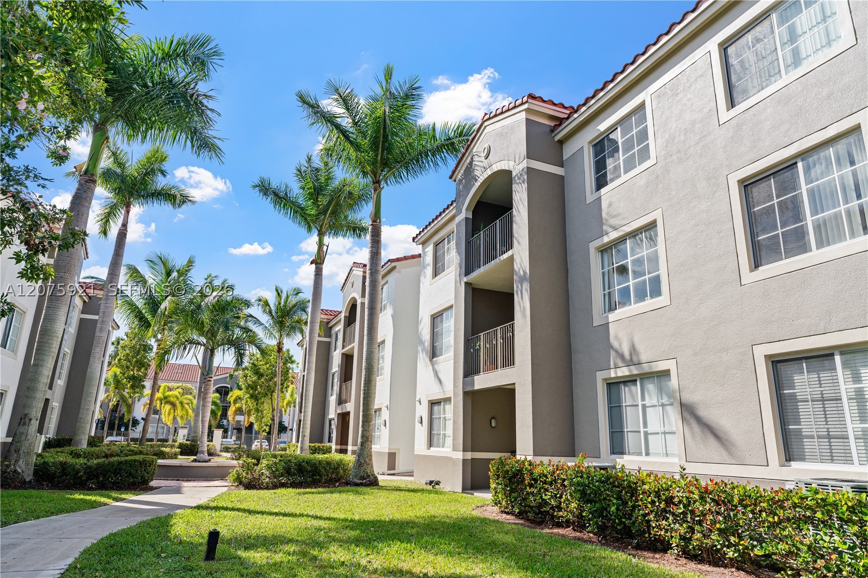 6851 SW 44th St #209, Miami FL 33155