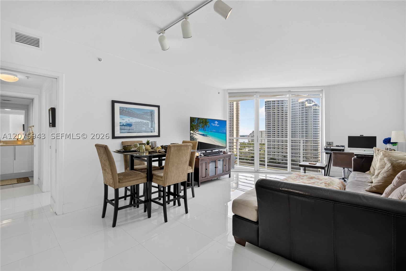 335 S Biscayne Blvd #1503, Miami FL 33131