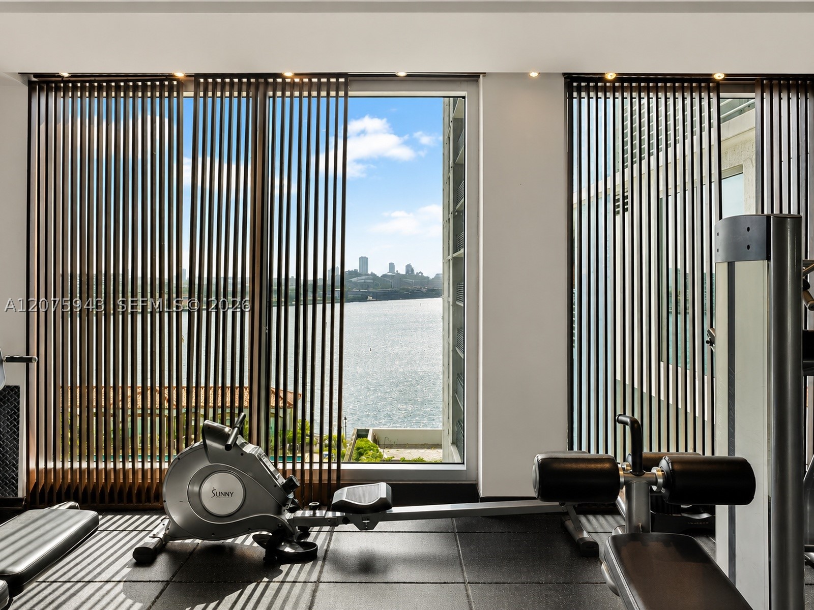 335 S Biscayne Blvd #1503, Miami FL 33131
