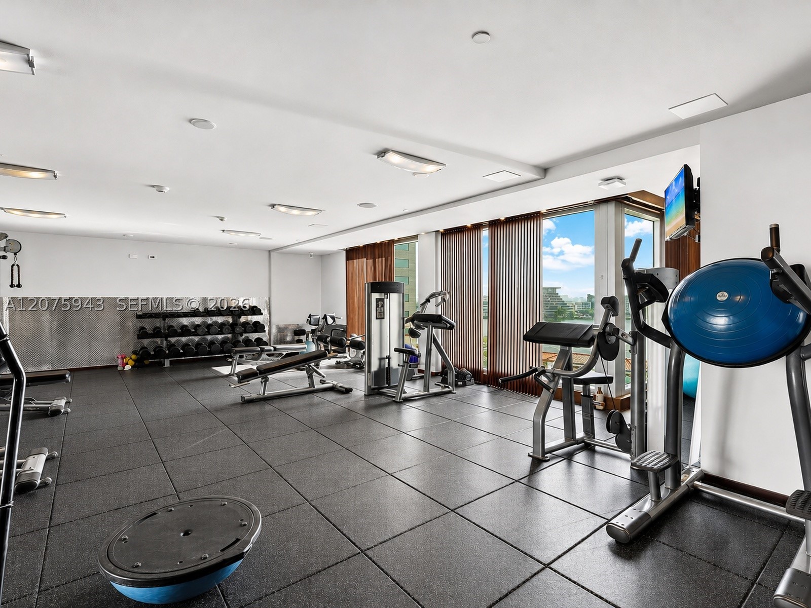 335 S Biscayne Blvd #1503, Miami FL 33131