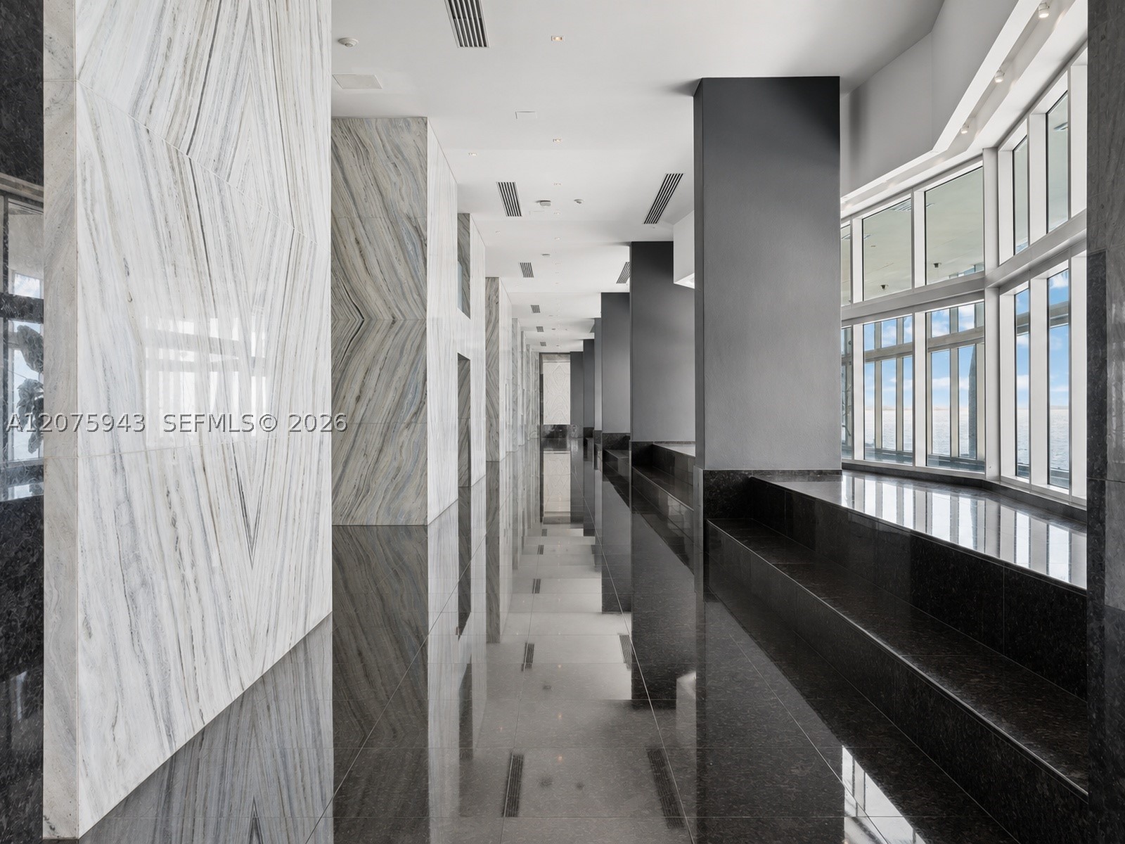 335 S Biscayne Blvd #1503, Miami FL 33131